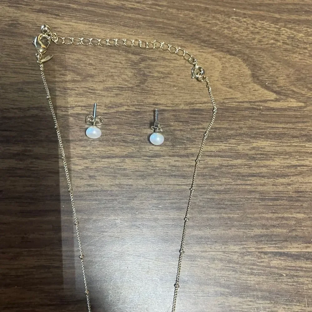 Avon Quartz‎ Blanc Ensemble Grappe Necklace Earrings Set Gold Tone